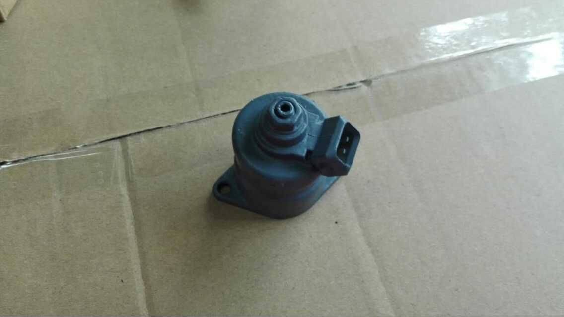 Compatível com Hitachi Escavadora EX200-5 ZAX200 EX100-5 EX120-5 Bomba hidráulica de inje??o direta válvula de solenóide 0671301 EX200-5, ZAX200, EX100-5, EX120-5