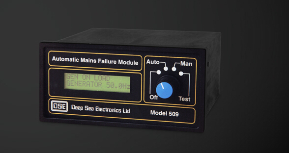 Compatível com DSE509 Auto Mains O módulo de controle de falha 509 permite que muitas das especifica??es exigentes da indústria sejam encontradas. Varia??es da unidade oferecem fun??es adicionais, como a interface RS232 para monitoramento remoto por um mó